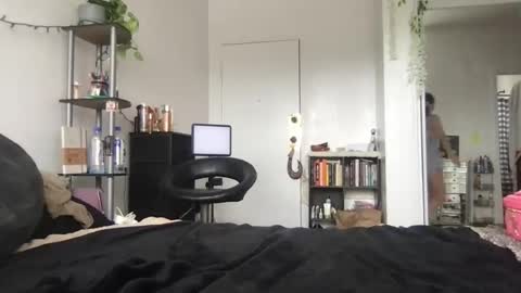 ohmillieevanillie online show from June 21, 2026, 4:31 pm