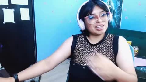 ohmysqueak online show from May 28, 2026, 9:34 pm