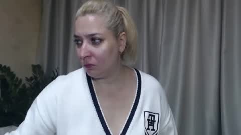 Iren online show from October 3, 2025, 7:16 am