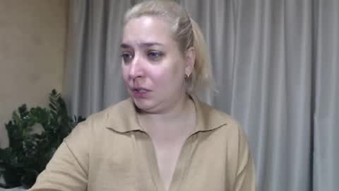 Iren online show from October 5, 2025, 6:34 am