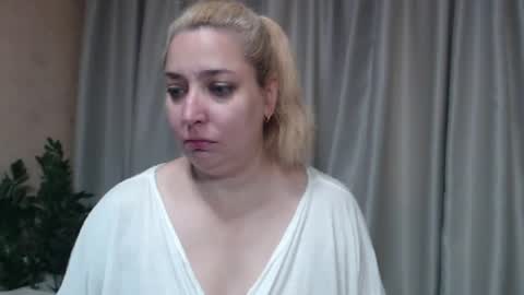 Snapshot of ohsweetiren chatting on July 21, 2026, 6:05 am Iren online show from July 21, 2026, 6:05 am