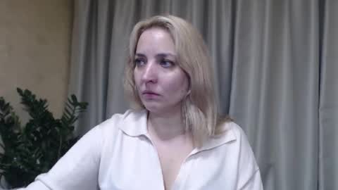 Mari online show from November 15, 2025, 4:25 pm