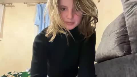 Snapshot of oktavia7777 chatting on March 8, 2026, 7:28 pm Oktavia7777 online show from March 8, 2026, 7:28 pm