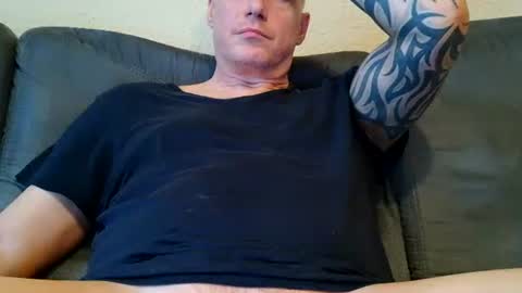 olavdelux online show from September 12, 2025, 8:58 am