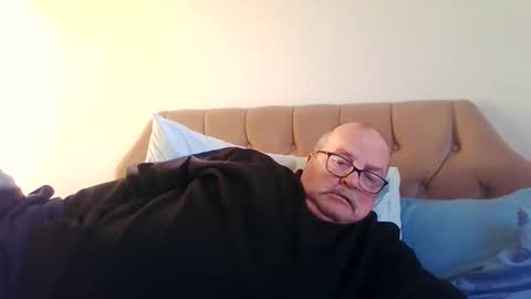 old_fkr online show from December 26, 2024, 2:27 pm