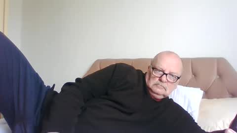 old_fkrr_ online show from April 18, 2026, 9:24 am