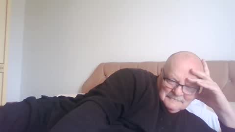 Snapshot of old_fkrr_ chatting on May 22, 2026, 11:05 am old_fkrr_ online show from May 22, 2026, 11:05 am