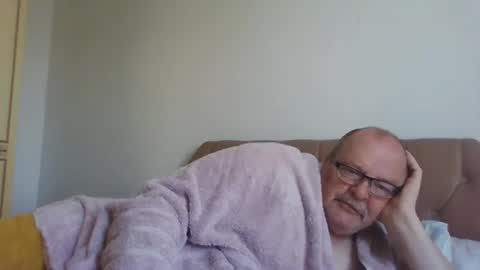 old_fkrr_ online show from June 24, 2026, 10:58 am