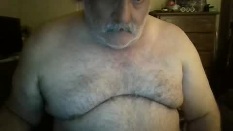 Snapshot of oldcockforyngladies chatting on April 4, 2026, 10:13 am oldcockforyngladies online show from April 4, 2026, 10:13 am