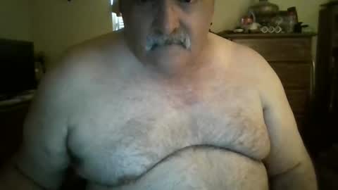 Snapshot of oldcockforyngladies chatting on April 5, 2026, 11:18 am oldcockforyngladies online show from April 5, 2026, 11:18 am