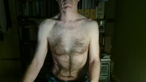 Snapshot of oldhairybastard chatting on May 7, 2026, 3:45 am oldhairybastard online show from May 7, 2026, 3:45 am