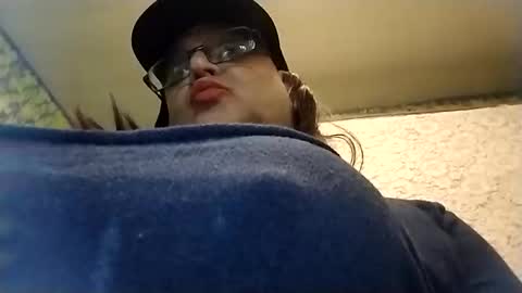 Snapshot of oldschool5678 chatting on June 1, 2026, 5:42 am oldschool5678 online show from June 1, 2026, 5:42 am