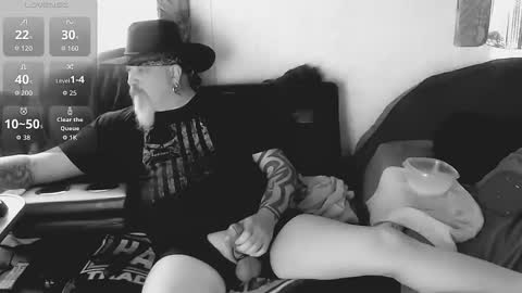 Snapshot of oldskoolll chatting on March 9, 2026, 8:57 pm oldskoolll online show from March 9, 2026, 8:57 pm