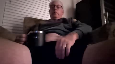 Snapshot of oldsubman chatting on March 14, 2026, 10:42 am oldsubman online show from March 14, 2026, 10:42 am
