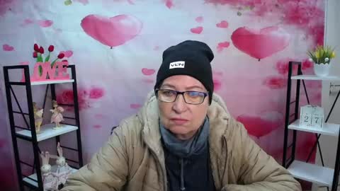 OlgaLuck online show from April 27, 2026, 5:05 am