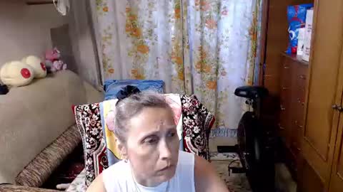 Snapshot of olguscha chatting on August 4, 2026, 10:40 am Olguscha online show from August 4, 2026, 10:40 am