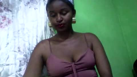 Snapshot of olinah610 chatting on October 11, 2025, 4:38 pm olinah610 online show from October 11, 2025, 4:38 pm