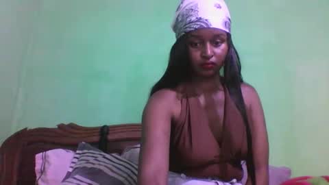 Snapshot of olinah610 chatting on October 31, 2025, 7:04 pm olinah610 online show from October 31, 2025, 7:04 pm