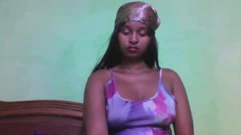 Snapshot of olinah610 chatting on November 28, 2025, 7:49 pm olinah610 online show from November 28, 2025, 7:49 pm