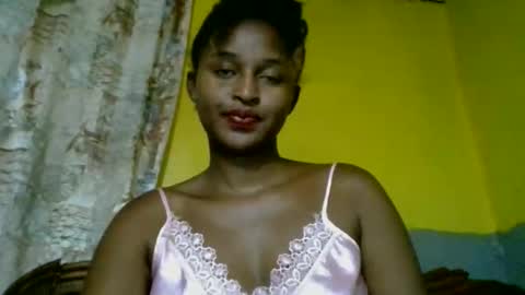 Snapshot of olinah610 chatting on March 3, 2026, 7:53 pm olinah610 online show from March 3, 2026, 7:53 pm