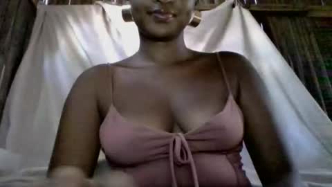 Snapshot of olinah610 chatting on April 17, 2026, 6:27 am olinah610 online show from April 17, 2026, 6:27 am
