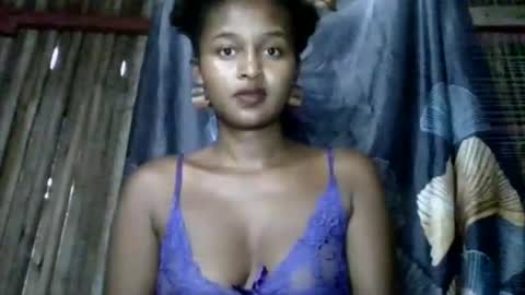 Snapshot of olinah610 chatting on April 28, 2026, 3:00 am olinah610 online show from April 28, 2026, 3:00 am