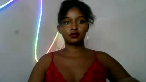 Snapshot of olinah610 chatting on May 24, 2026, 10:20 am olinah610 online show from May 24, 2026, 10:20 am