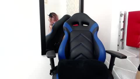 Oliver  online show from December 7, 2024, 11:45 pm