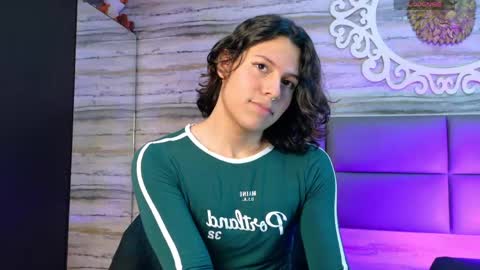 Snapshot of oliver__brown chatting on June 5, 2026, 11:10 pm Oliver online show from June 5, 2026, 11:10 pm