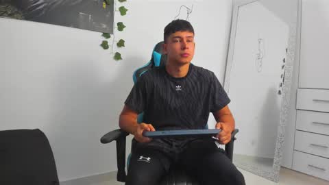 Oliver bray online show from February 28, 2025, 11:56 pm