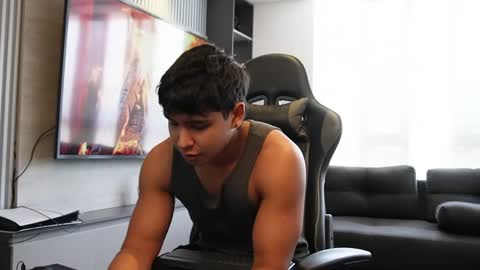 Oliver bray online show from April 6, 2026, 4:19 pm