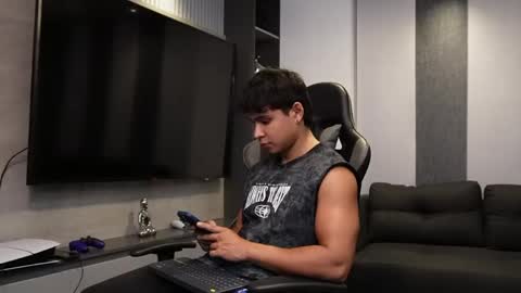 Oliver bray online show from April 15, 2026, 11:49 pm