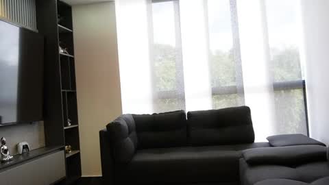 Oliver bray online show from April 18, 2026, 7:58 pm