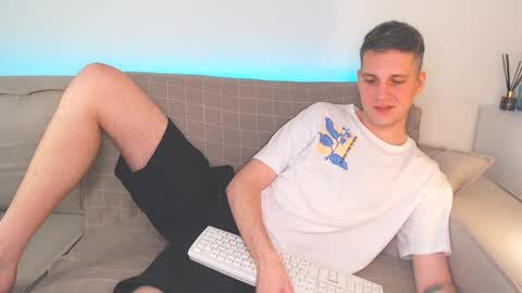 Oliver online show from January 16, 2025, 6:16 pm