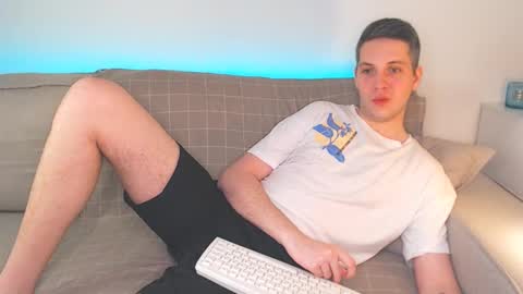 Oliver online show from March 9, 2025, 6:32 pm