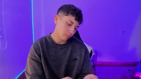 Snapshot of oliver_kyy chatting on December 14, 2025, 9:41 pm oliveeer online show from December 14, 2025, 9:41 pm