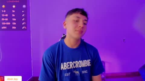 Snapshot of oliver_kyy chatting on December 19, 2025, 6:59 pm oliveeer online show from December 19, 2025, 6:59 pm