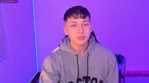 Snapshot of oliver_kyy chatting on March 8, 2026, 3:32 am oliveeer online show from March 8, 2026, 3:32 am