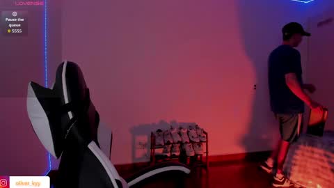 oliveeer online show from April 26, 2026, 9:56 pm