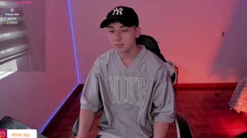 oliveeer online show from April 27, 2026, 7:12 pm