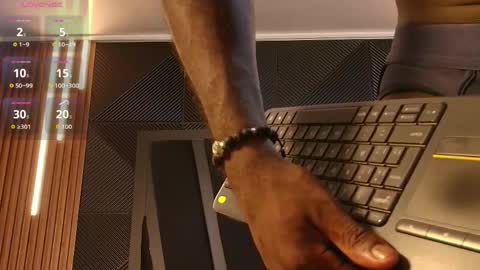 OLIVER LAURENT online show from April 14, 2026, 12:05 am