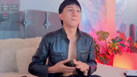 oliver mr  online show from April 16, 2026, 8:20 pm