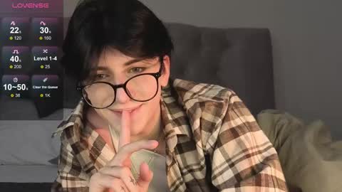 Snapshot of oliver_star_boy chatting on February 8, 2026, 9:13 am oliver online show from February 8, 2026, 9:13 am