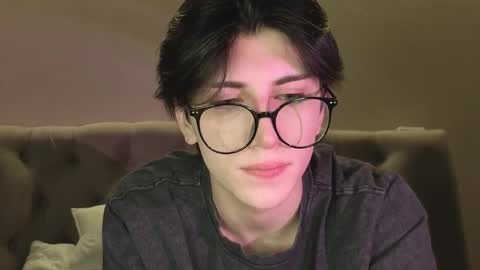 Snapshot of oliver_star_boy chatting on February 12, 2026, 7:42 pm oliver online show from February 12, 2026, 7:42 pm