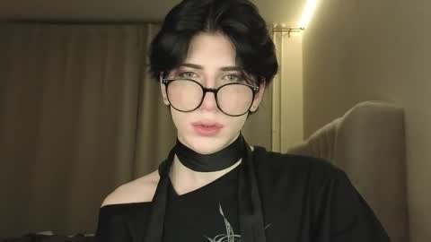 Snapshot of oliver_star_boy chatting on March 10, 2026, 1:43 am oliver online show from March 10, 2026, 1:43 am