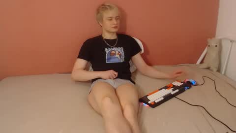 Oliver online show from April 8, 2026, 1:27 am