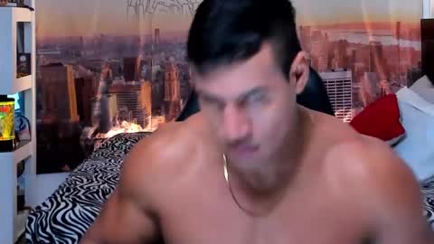 oliver_tommy online show from October 10, 2025, 12:59 pm