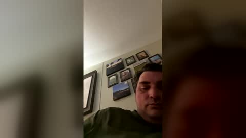 Snapshot of oliverclothesoff1211 chatting on March 29, 2026, 1:49 am oliverclothesoff1211 online show from March 29, 2026, 1:49 am