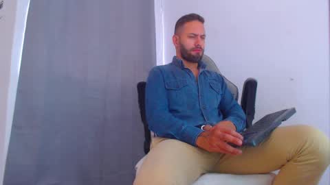 oliver online show from December 5, 2024, 6:44 pm