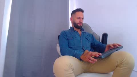 oliver online show from December 13, 2024, 7:21 pm